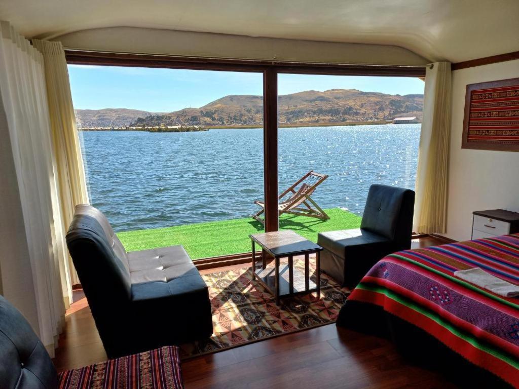 Uros Aruma-Uro On Uros Floating Islands Hotell Puno Eksteriør bilde
