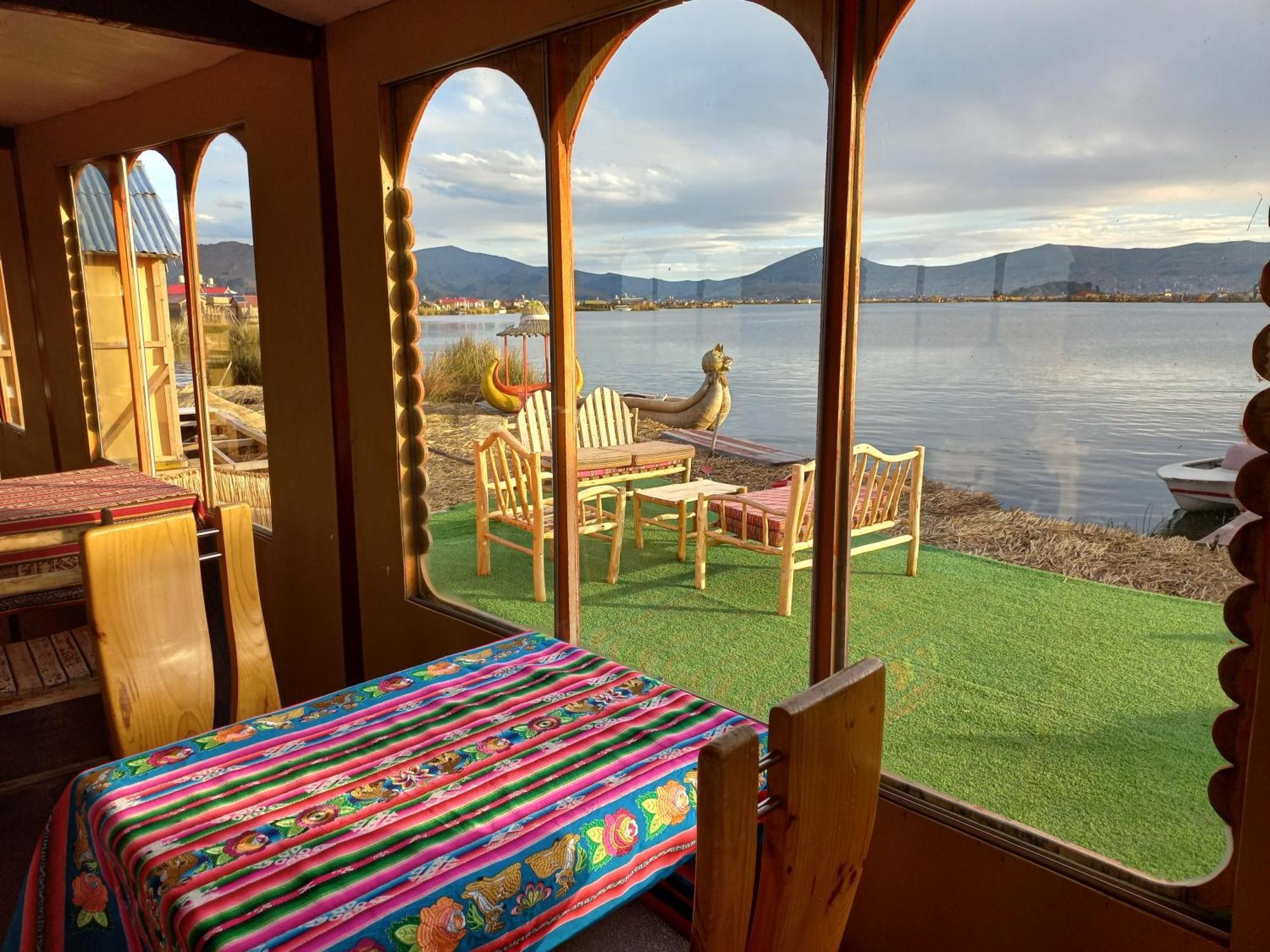 Uros Aruma-Uro On Uros Floating Islands Hotell Puno Eksteriør bilde