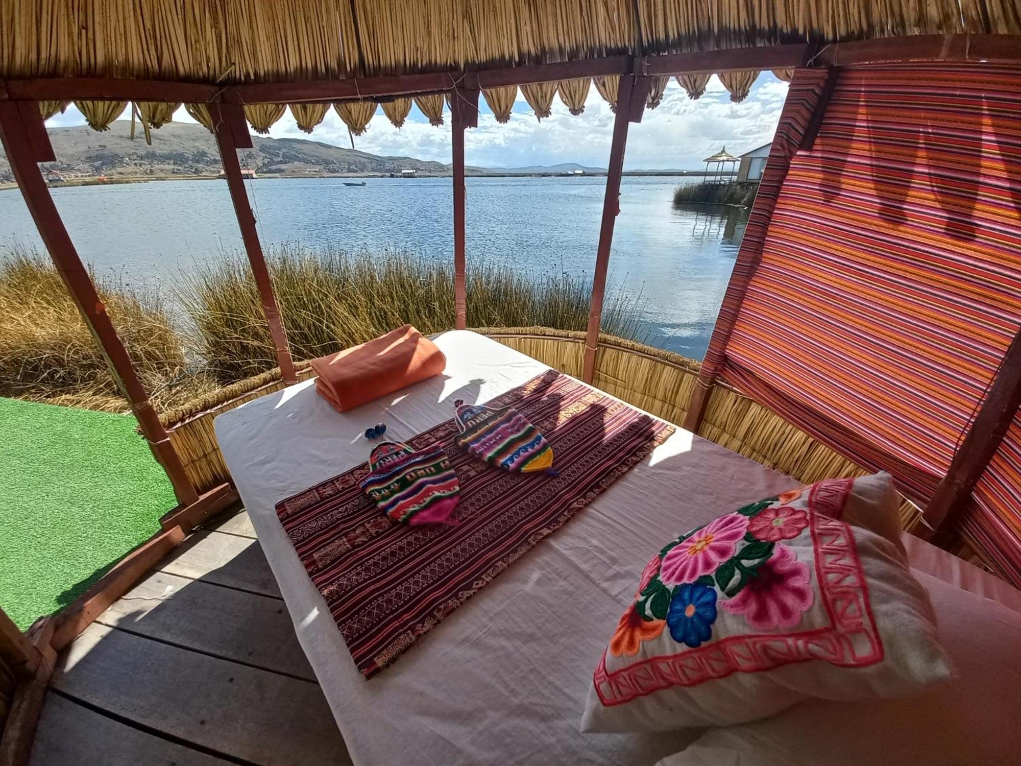 Uros Aruma-Uro On Uros Floating Islands Hotell Puno Eksteriør bilde